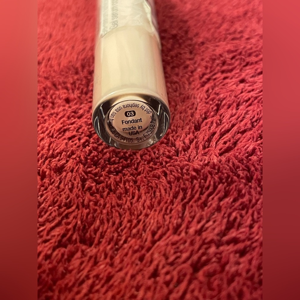 Concealer - Picture 3 of 4